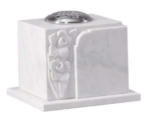 wg279 memorial vase with carved daffodils